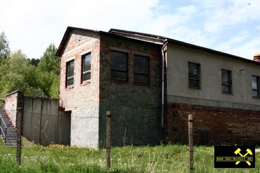 SDAG Wismut Zentralgarage im Revier Johanngeorgenstadt, Erzgebirge, Sachsen - 16. Mai 2009 (9).jpg